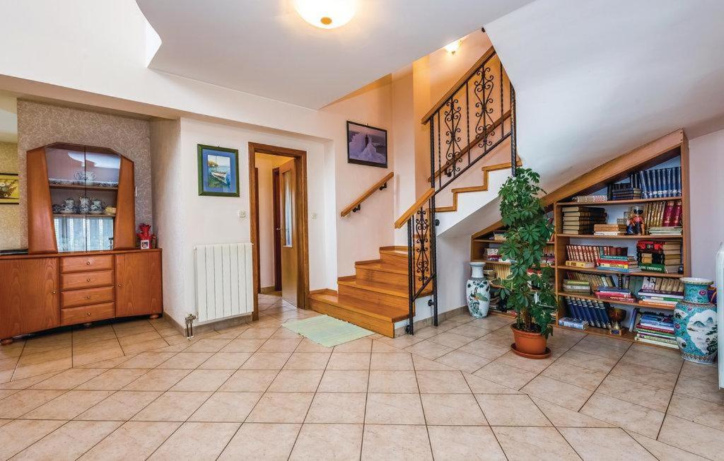 Апартаменти Lux Apartman Leo Кострена Екстер'єр фото